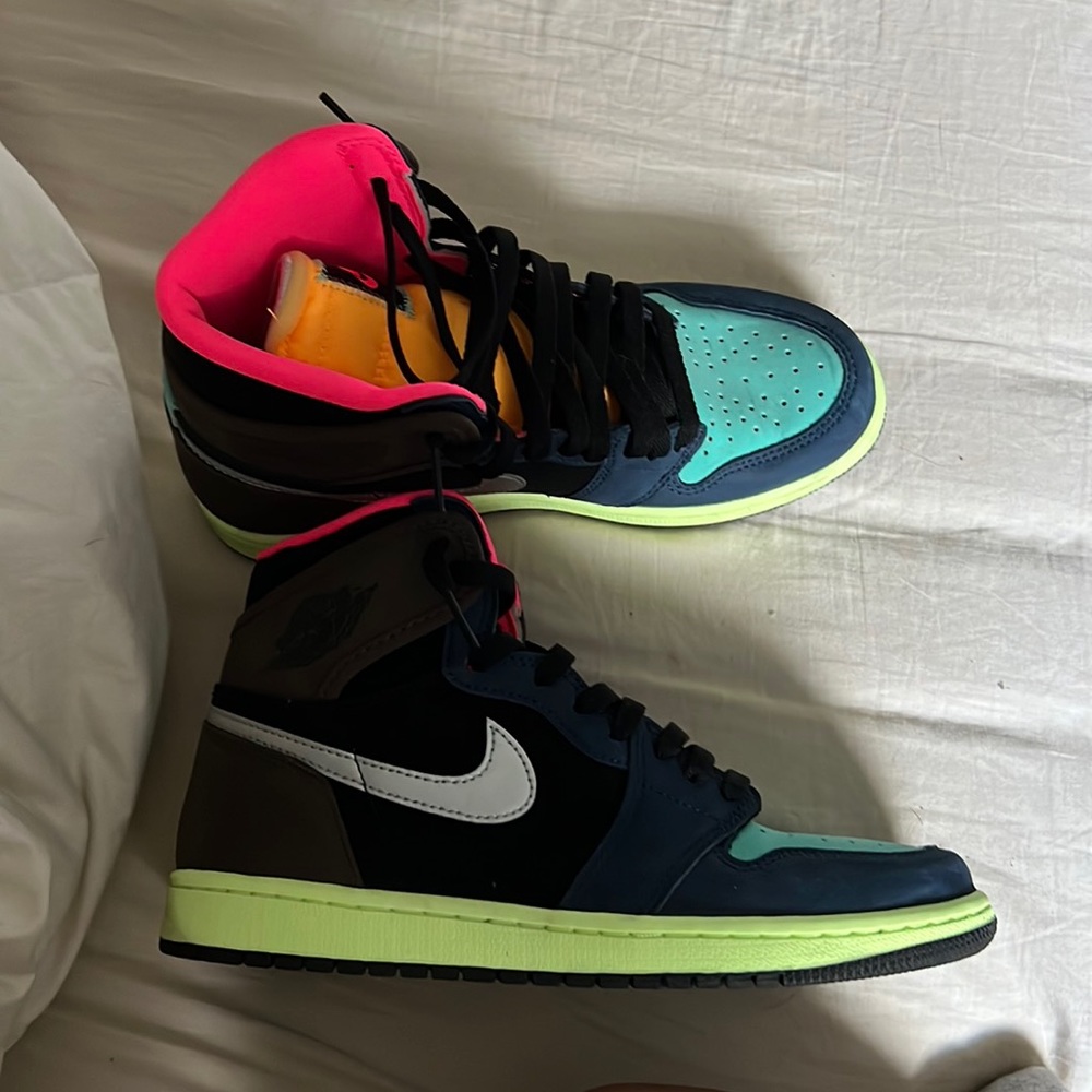 Air Jordan 1 Retro High 'Tokyo Bio Hack